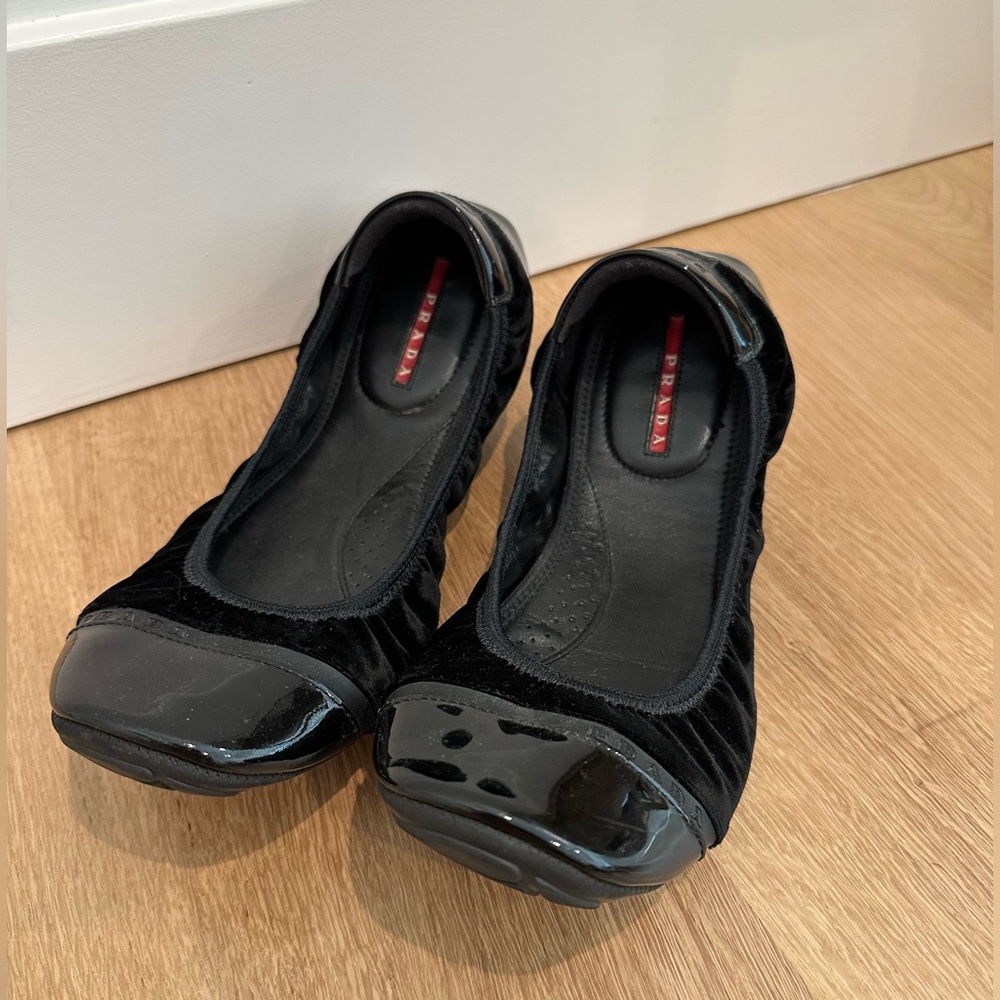 Prada Velvet patent leather ballet slipper flats - size 40.5 / 10.5 size